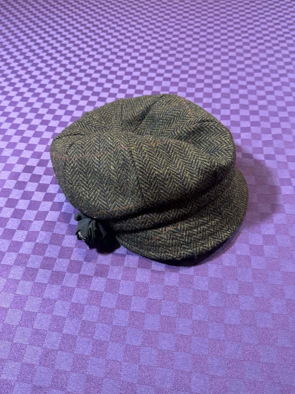 Mucros Weavers Irish Wool Newsboy Hat with Leather Flower Accent